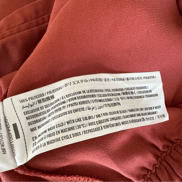 Abercrombie & Fitch Pleated Long Line Shorts - Tomato Red - Picture 5 of 9